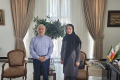 معاون عراقچی: تا آزادی خانم اسفندیاری تلاش خواهیم کرد