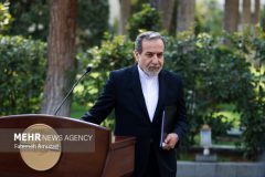 عراقچی: هدف از سفر به روسیه انتقال پیام مکتوب رهبری به پوتین است