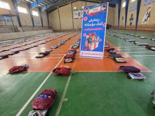 رزمایش کمک مؤمنانه با توزیع ۸۰۰ پک آموزشی در دلیجان آغاز شد